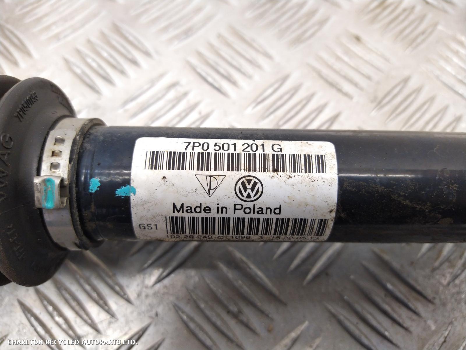 2013 VOLKSWAGEN TOUAREG Left Driveshaft View Auto part Left Driveshaft VOLKSWAGEN TOUAREG 2013