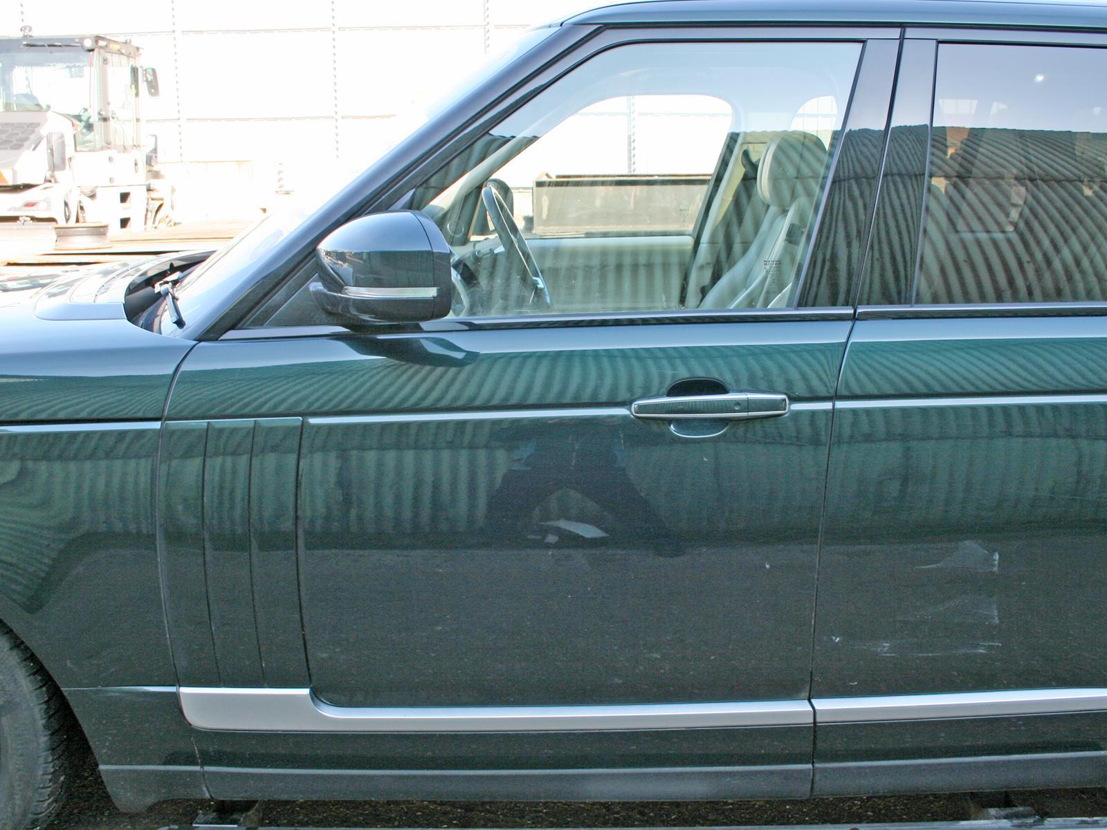 View Auto part L Front Door LAND ROVER RANGE ROVER 2017