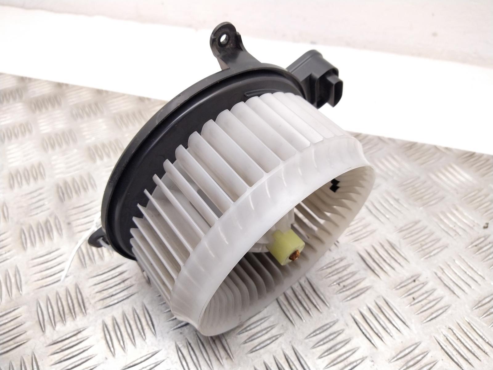 View Auto part Heater Motor/Assembly LAND ROVER RANGE ROVER 2017