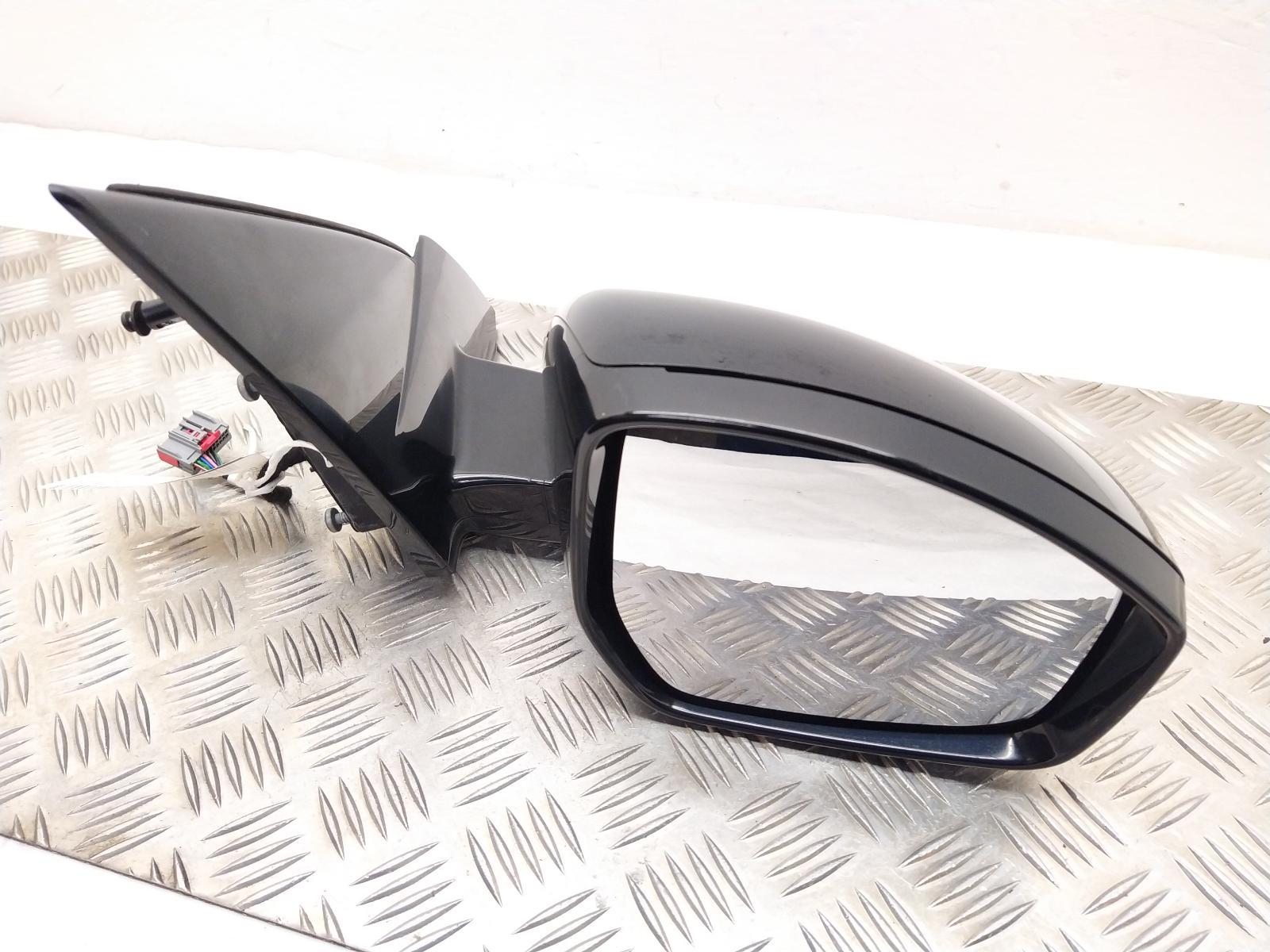View Auto part R Door Mirror LAND ROVER DISCOVERY SPORT 2016