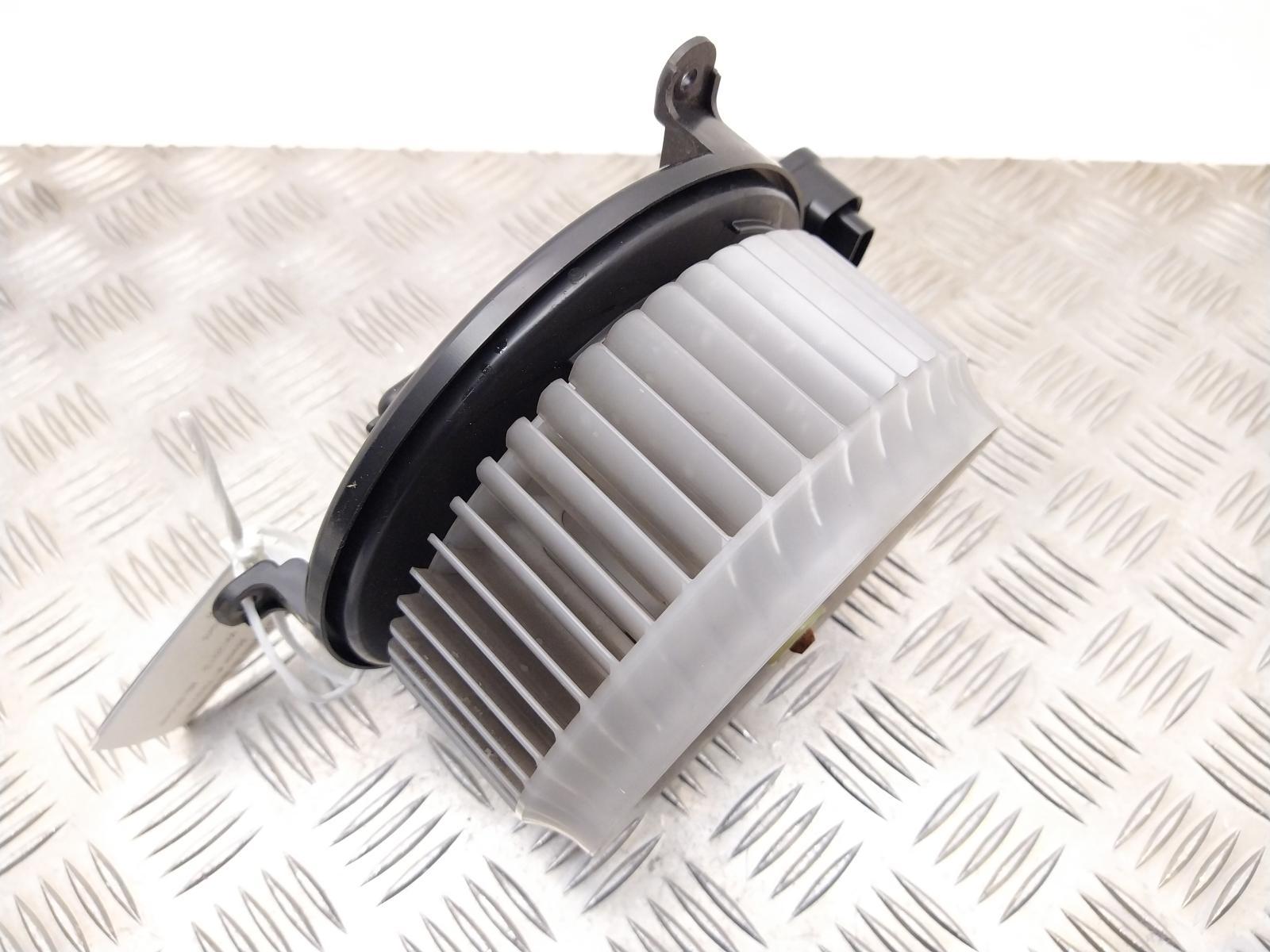 View Auto part Heater Motor/Assembly LAND ROVER RANGE ROVER SPORT 2013