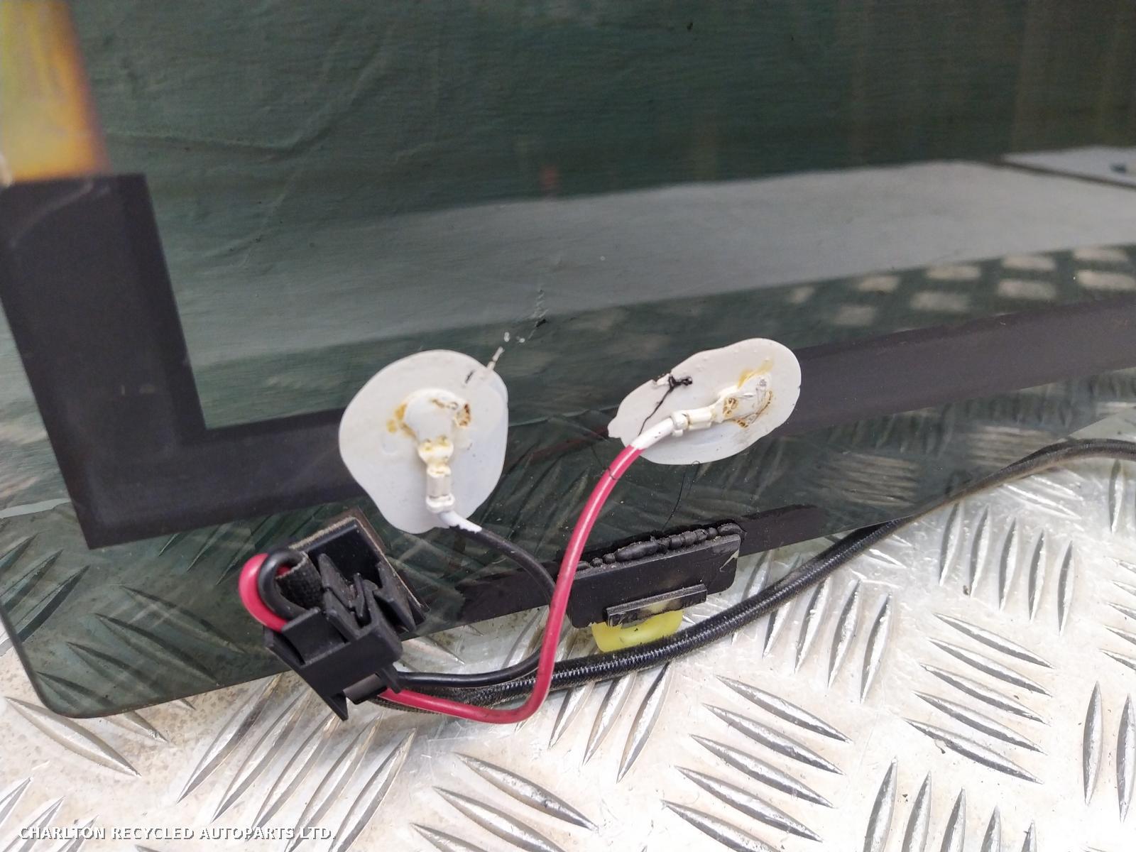 View Auto part Rear/Tailgate Glass MITSUBISHI L200 2013