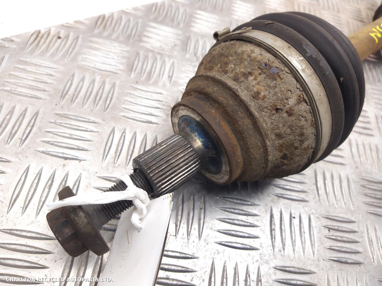 2013 VOLKSWAGEN GOLF Left Driveshaft View Auto part Left Driveshaft VOLKSWAGEN GOLF 2013