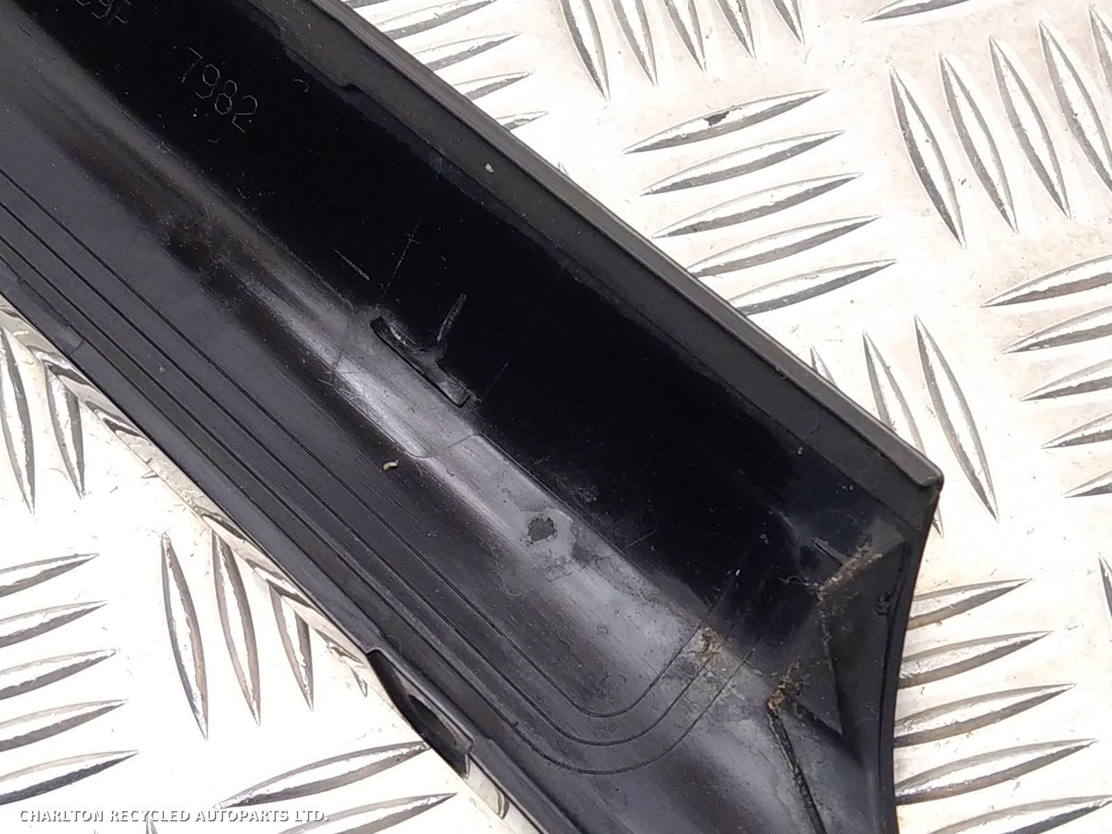 View Auto part A Post Moulding LAND ROVER RANGE ROVER EVOQUE 2012