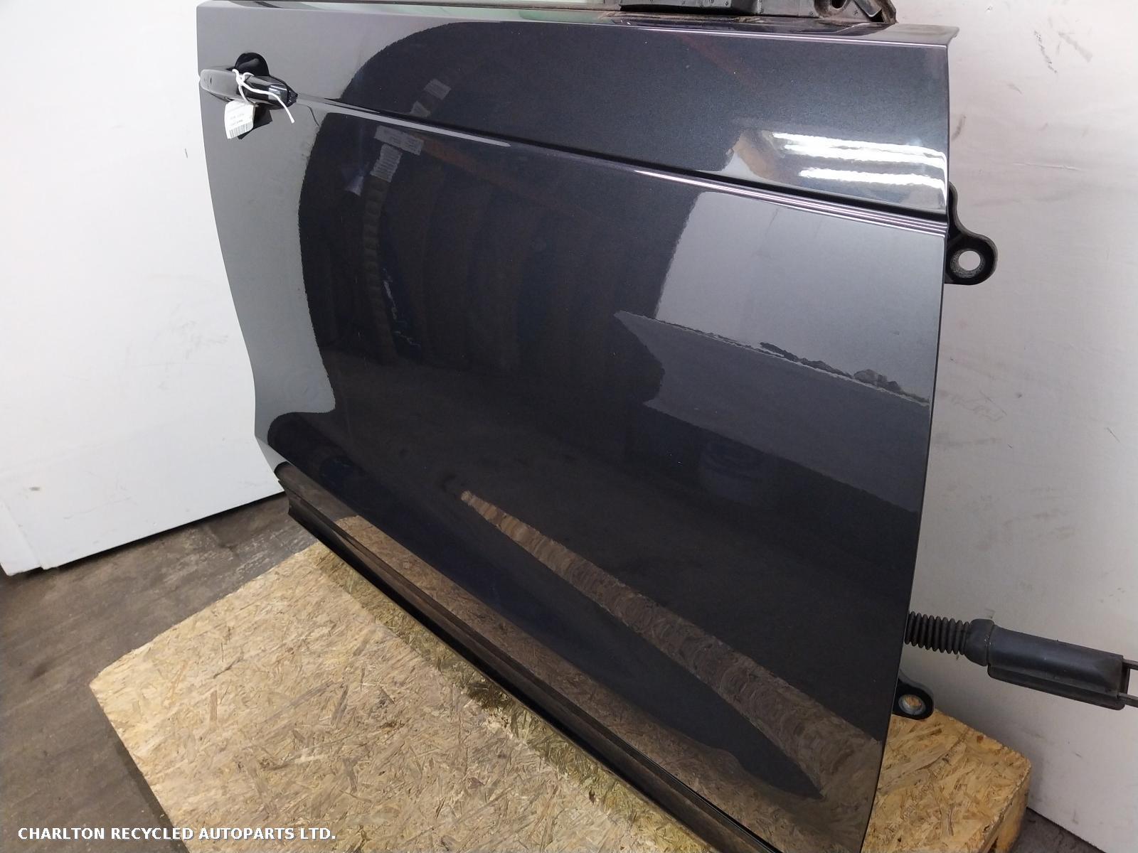 View Auto part R Front Door LAND ROVER DISCOVERY 2019