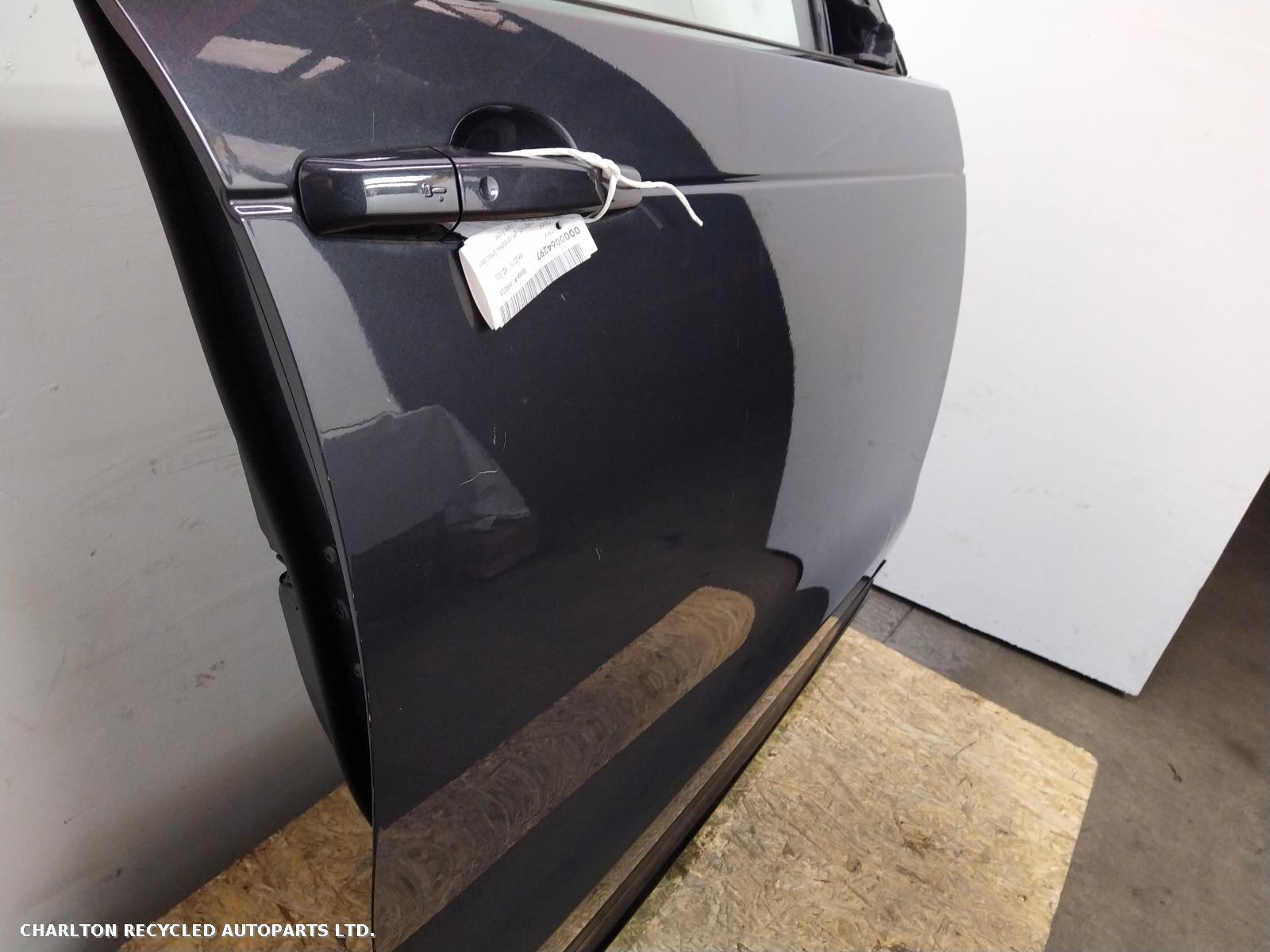 View Auto part R Front Door LAND ROVER DISCOVERY 2019