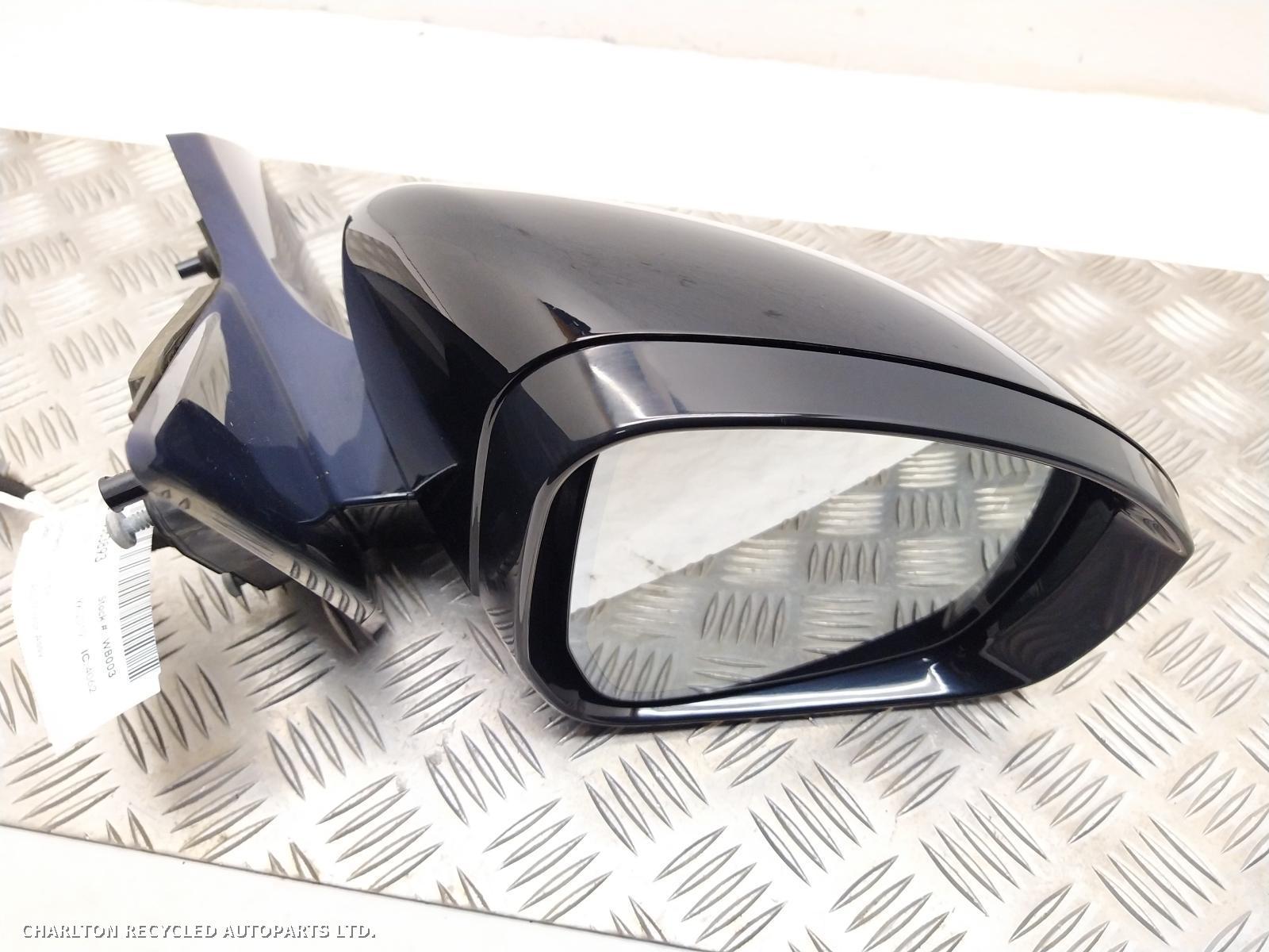View Auto part R Door Mirror LAND ROVER DISCOVERY 2019