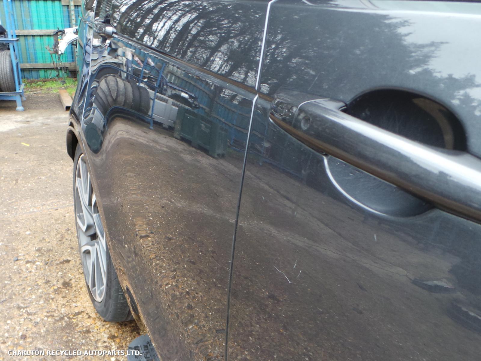 View Auto part R Rear Door LAND ROVER DISCOVERY 2019