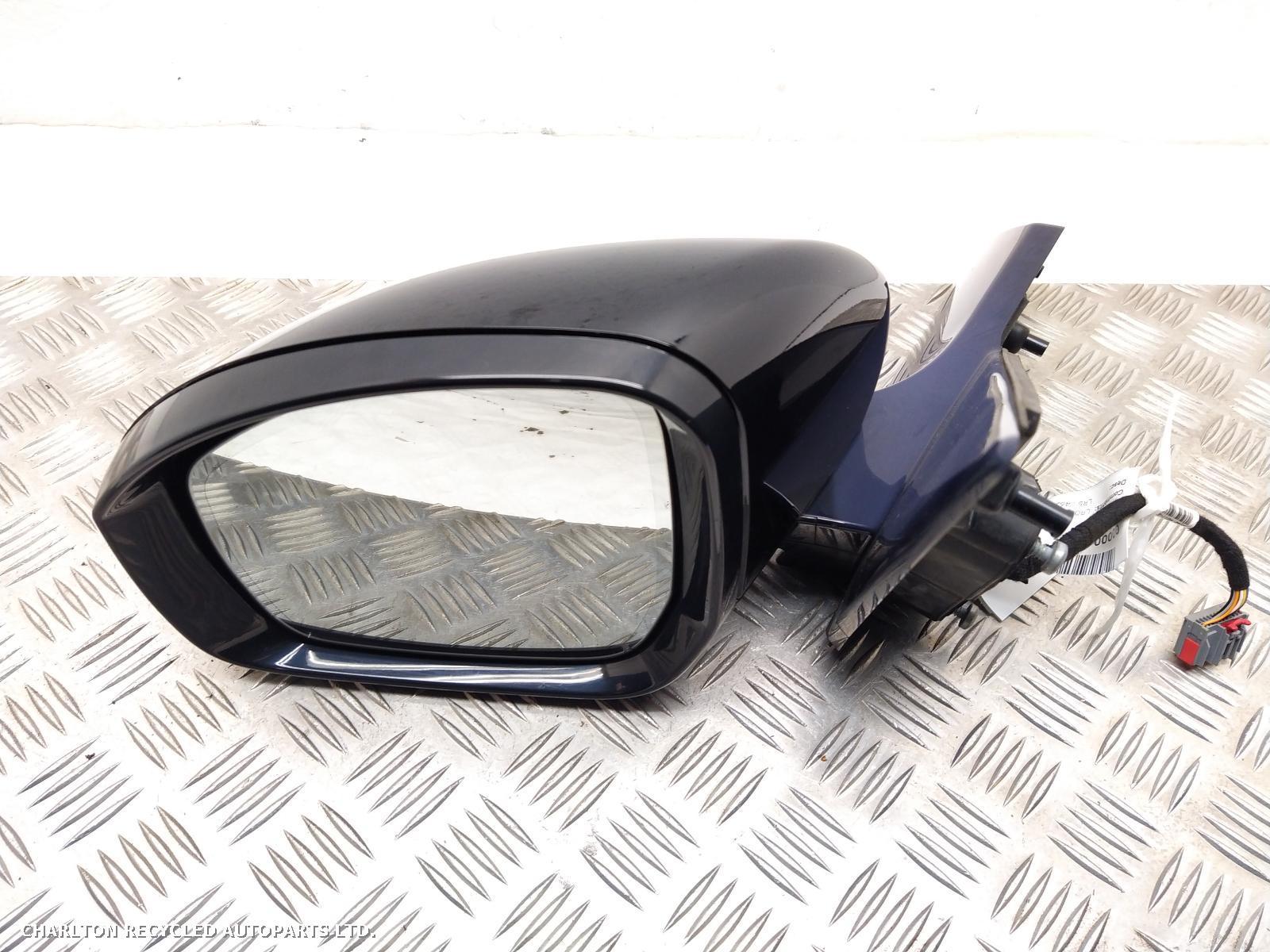 View Auto part L Door Mirror LAND ROVER DISCOVERY 2019
