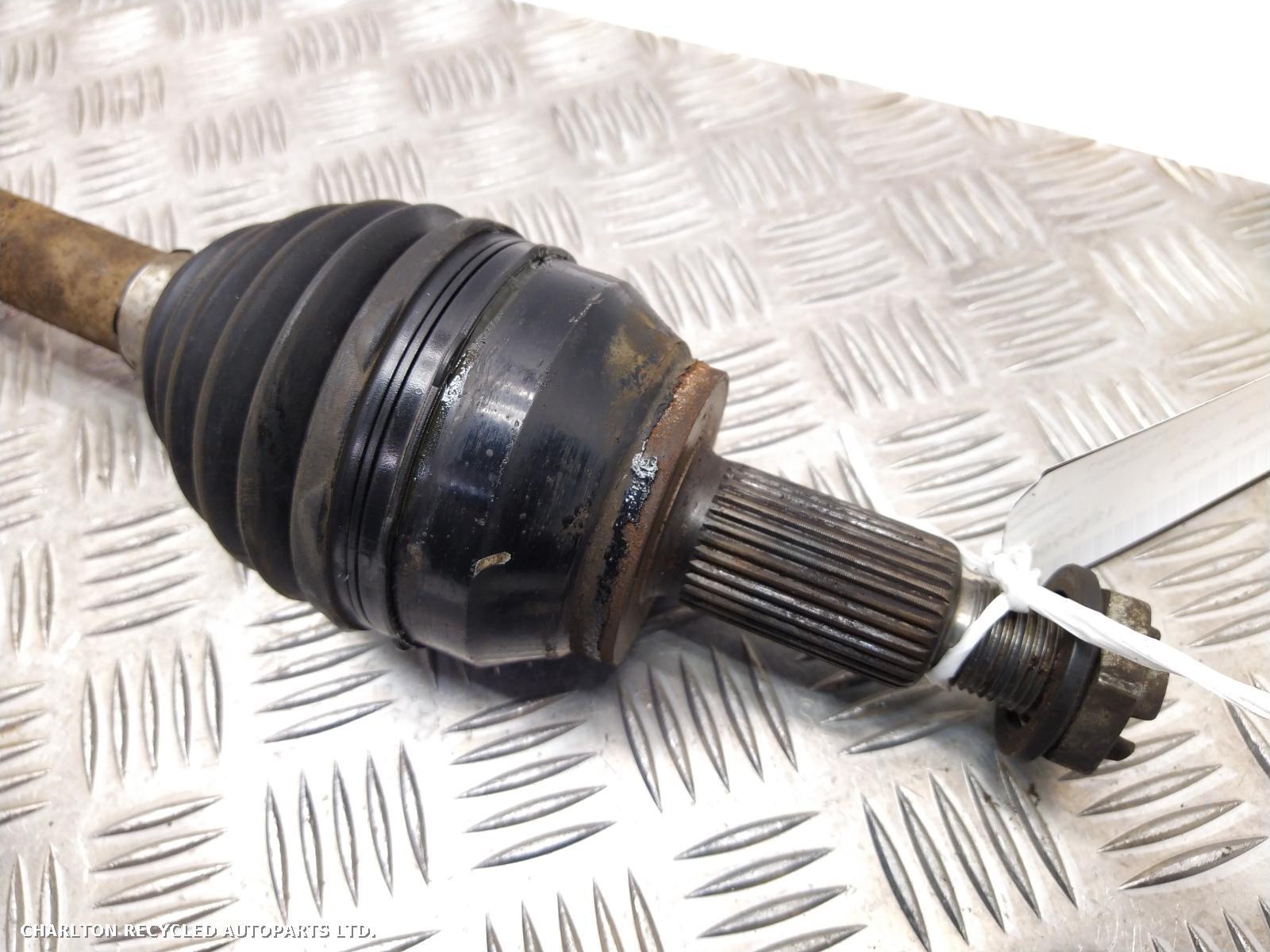 2019 LAND ROVER DISCOVERY Left Driveshaft View Auto part Left Driveshaft LAND ROVER DISCOVERY 2019