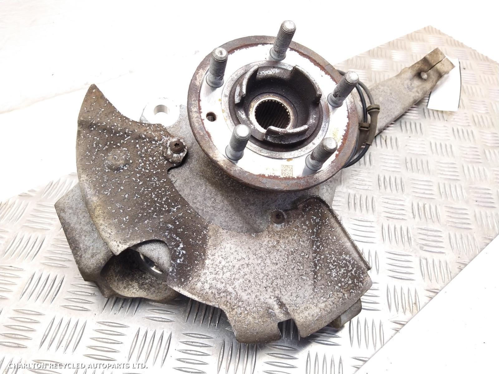 View Auto part RF Hub/Stub Axle Assembly LAND ROVER DISCOVERY 2019