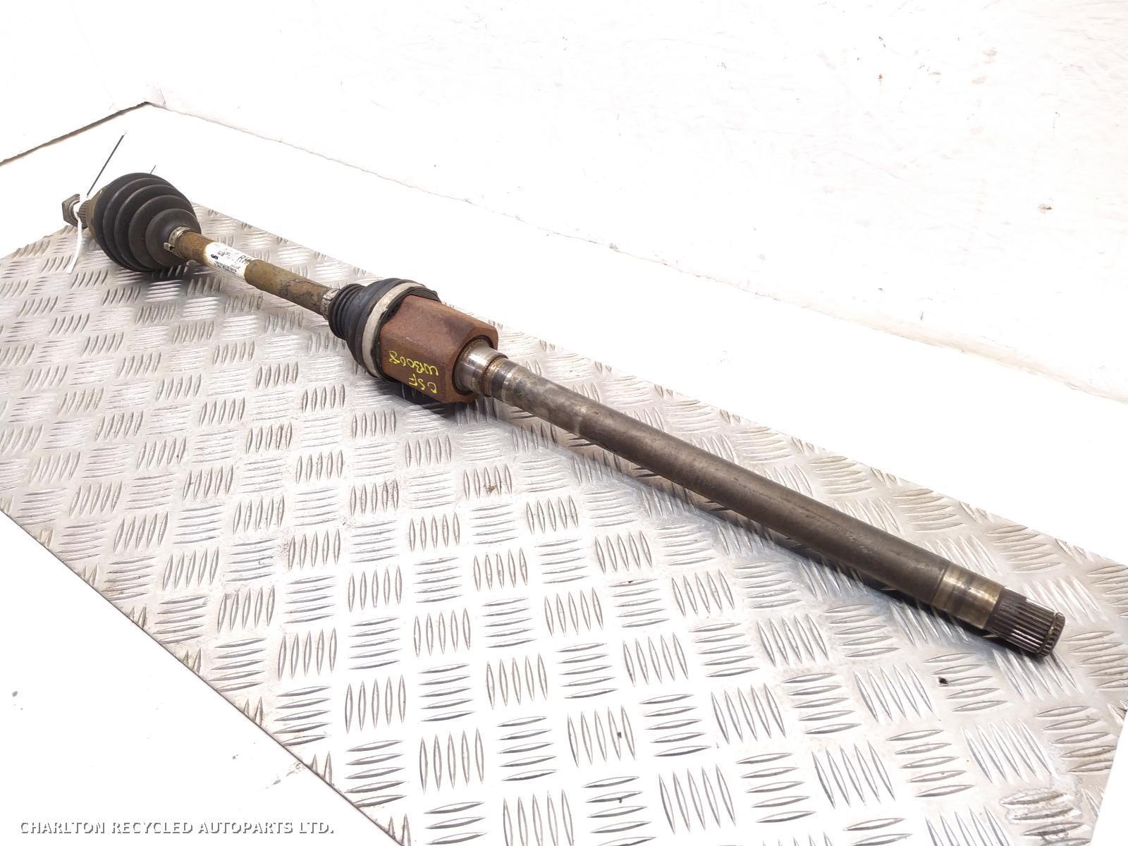 2019 LAND ROVER RANGE ROVER VELAR Right Driveshaft View Auto part Right Driveshaft LAND ROVER RANGE ROVER VELAR 2019