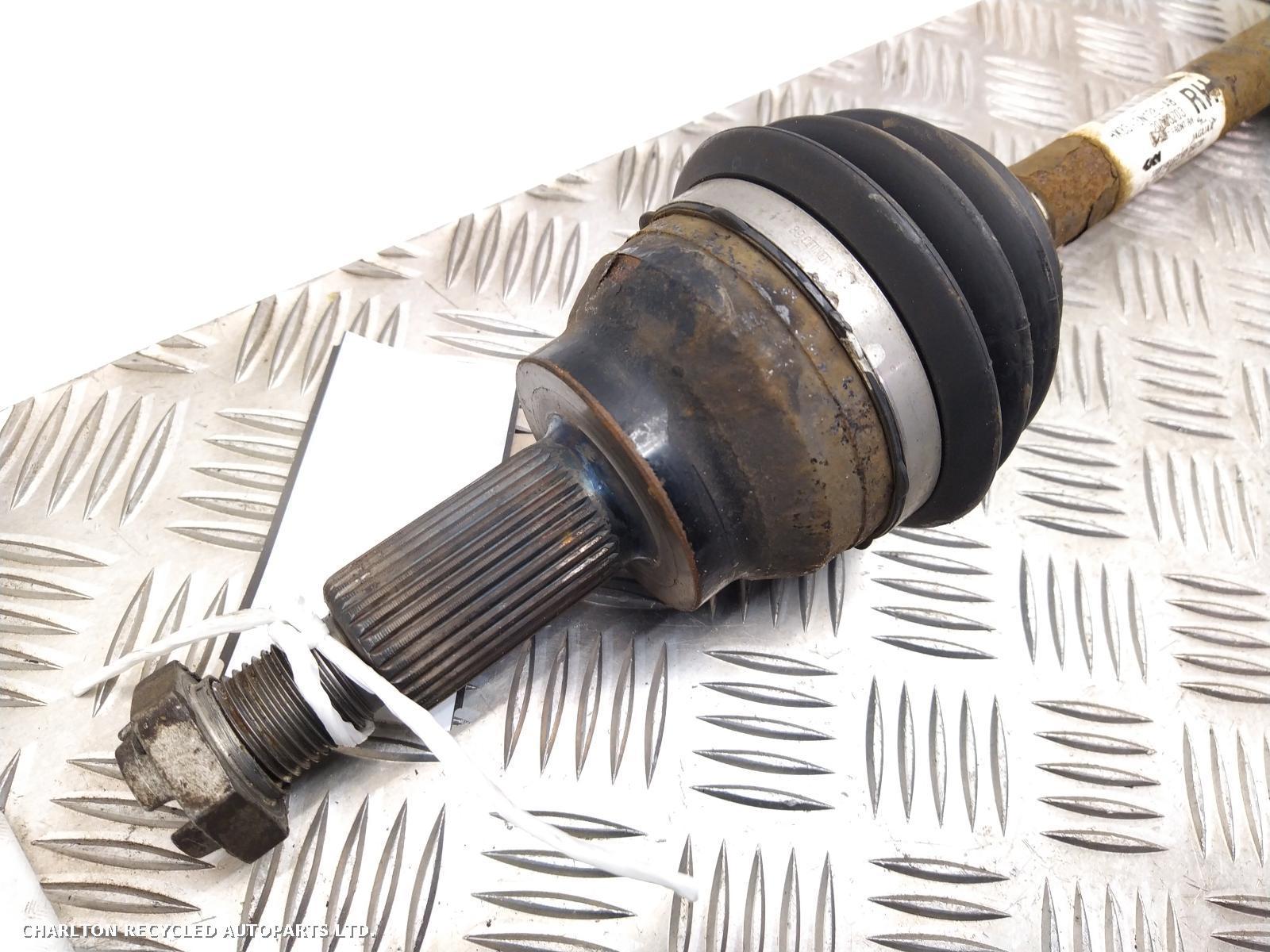 2019 LAND ROVER RANGE ROVER VELAR Right Driveshaft View Auto part Right Driveshaft LAND ROVER RANGE ROVER VELAR 2019