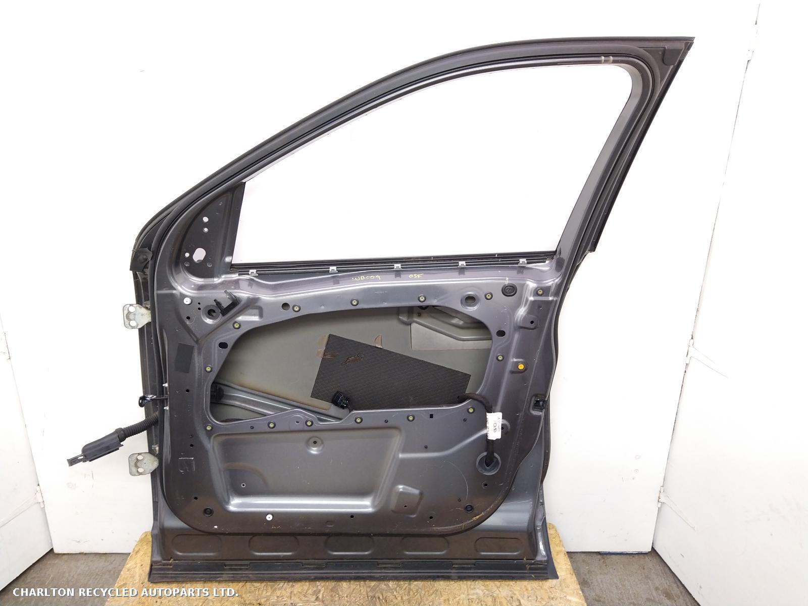 View Auto part R Front Door LAND ROVER DISCOVERY SPORT 2018