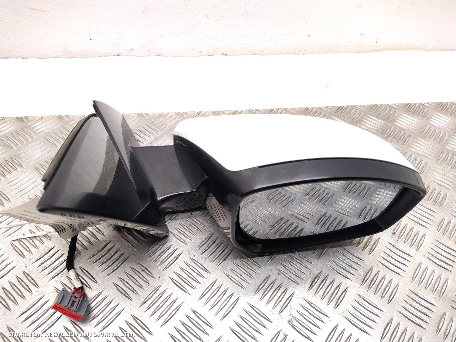 View Auto part R Door Mirror LAND ROVER DISCOVERY SPORT 2016