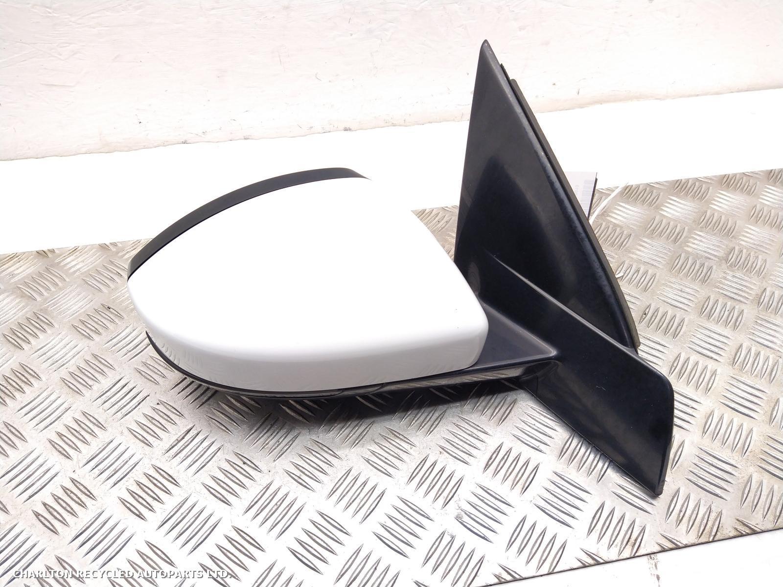 View Auto part R Door Mirror LAND ROVER DISCOVERY SPORT 2016