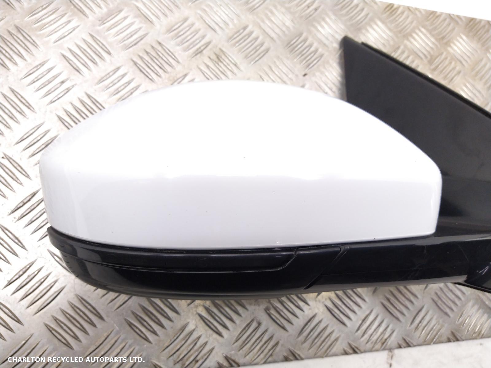 View Auto part R Door Mirror LAND ROVER DISCOVERY SPORT 2016