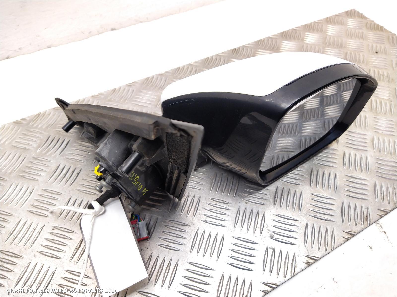 View Auto part R Door Mirror LAND ROVER DISCOVERY SPORT 2016