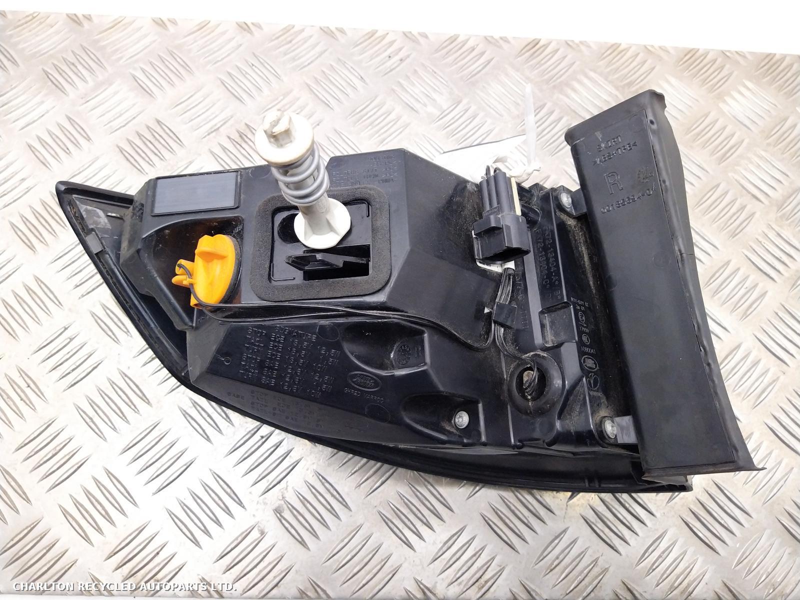 View Auto part R Taillight LAND ROVER DISCOVERY SPORT 2016