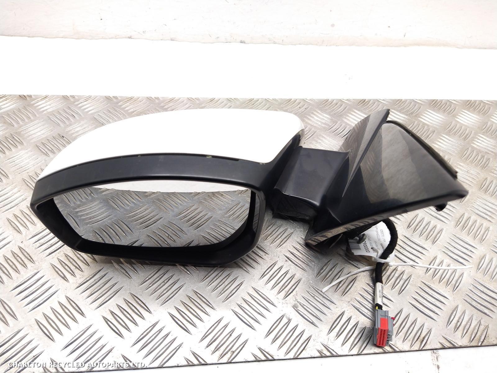View Auto part L Door Mirror LAND ROVER DISCOVERY SPORT 2016