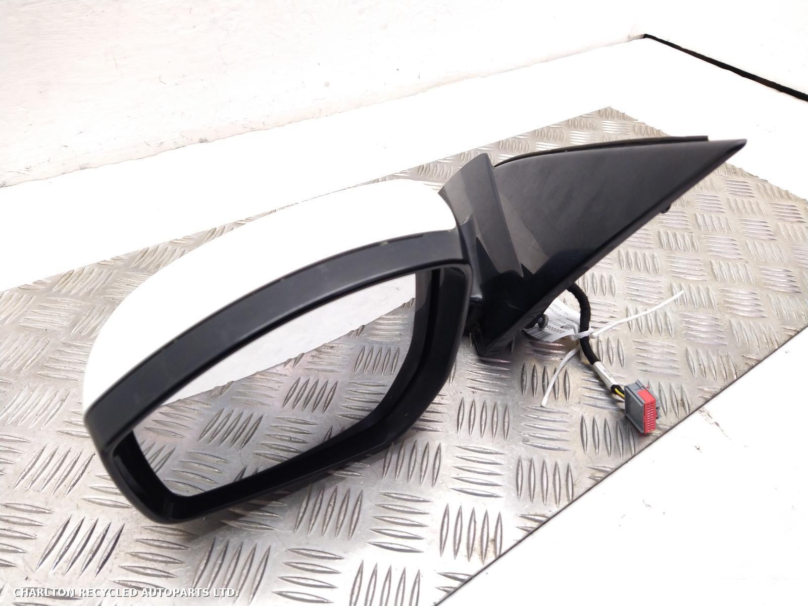 View Auto part L Door Mirror LAND ROVER DISCOVERY SPORT 2016