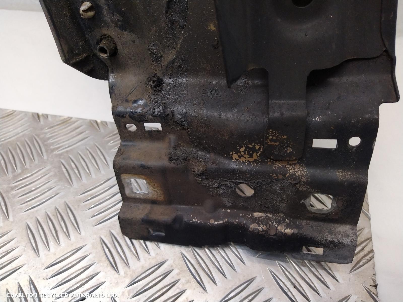 View Auto part R Wing LAND ROVER DISCOVERY 2017