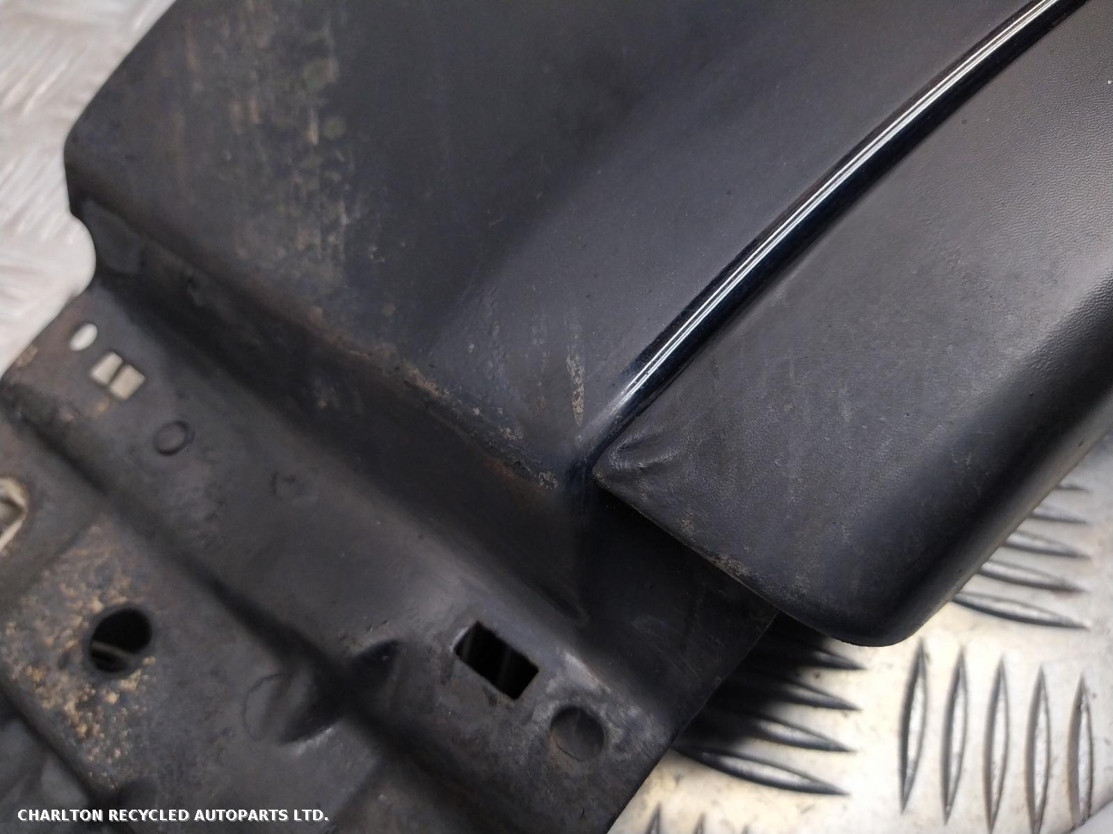 View Auto part R Wing LAND ROVER DISCOVERY 2017