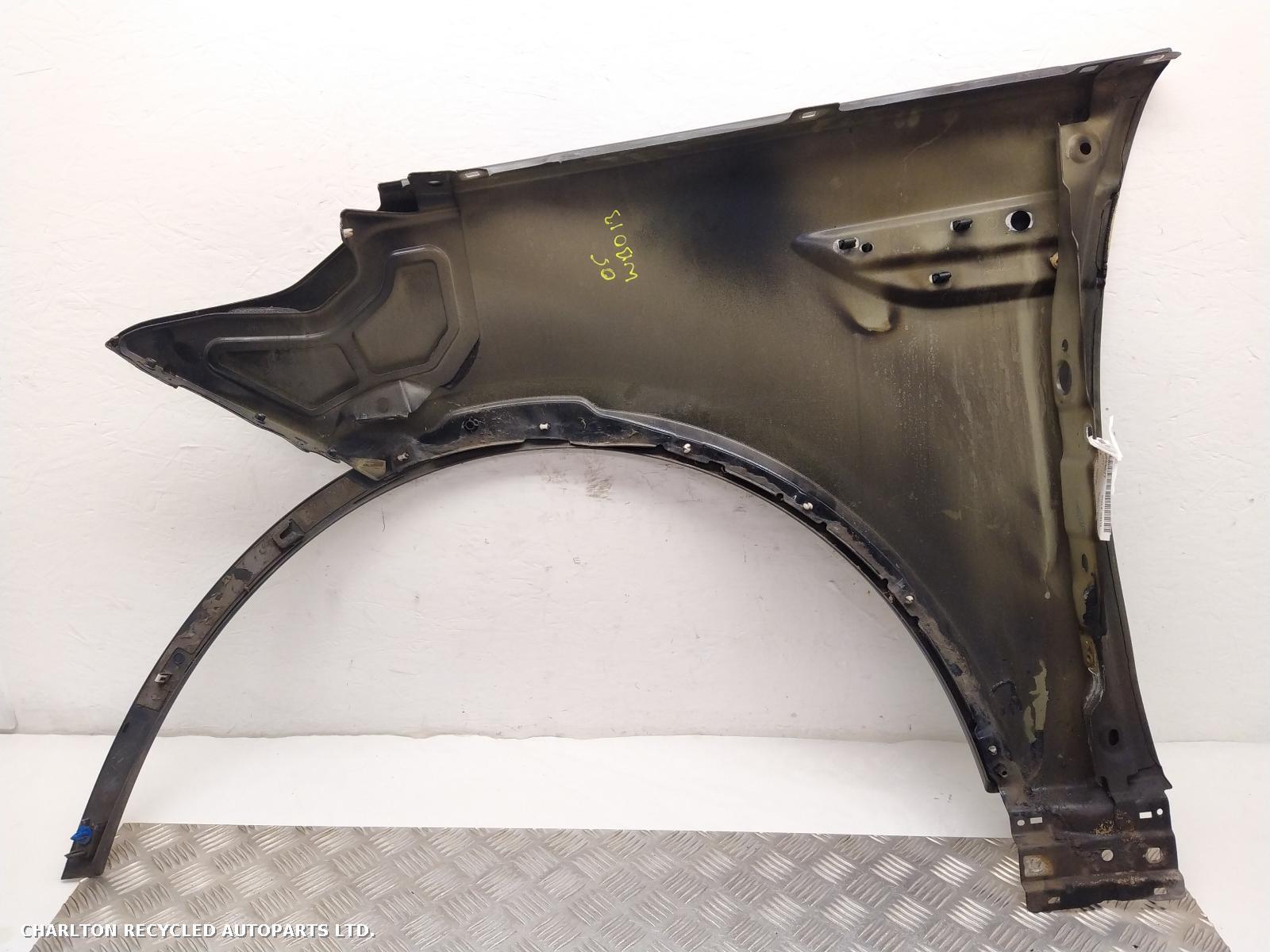 View Auto part R Wing LAND ROVER DISCOVERY 2017