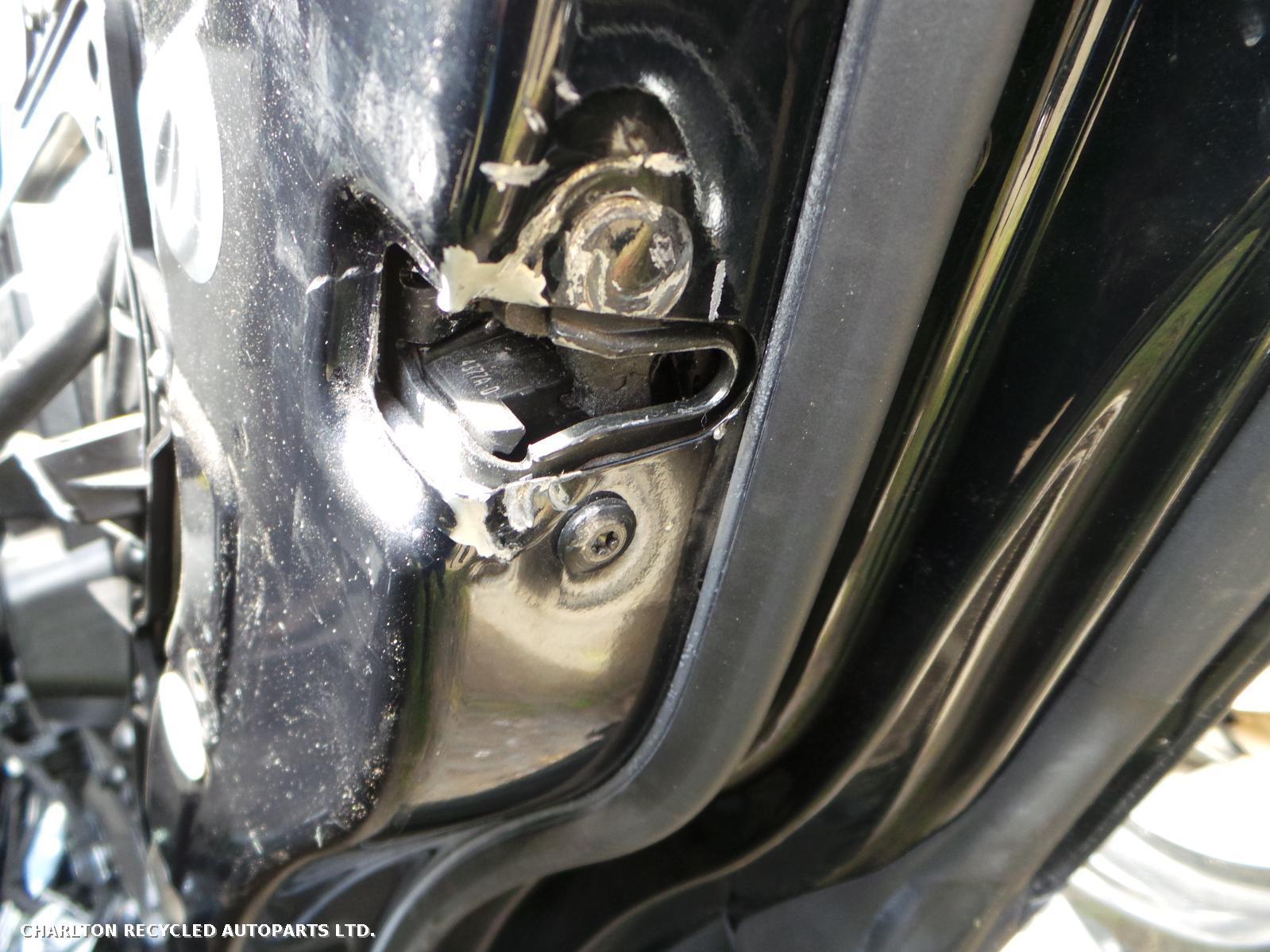 View Auto part R Rear Door LAND ROVER DISCOVERY 2017