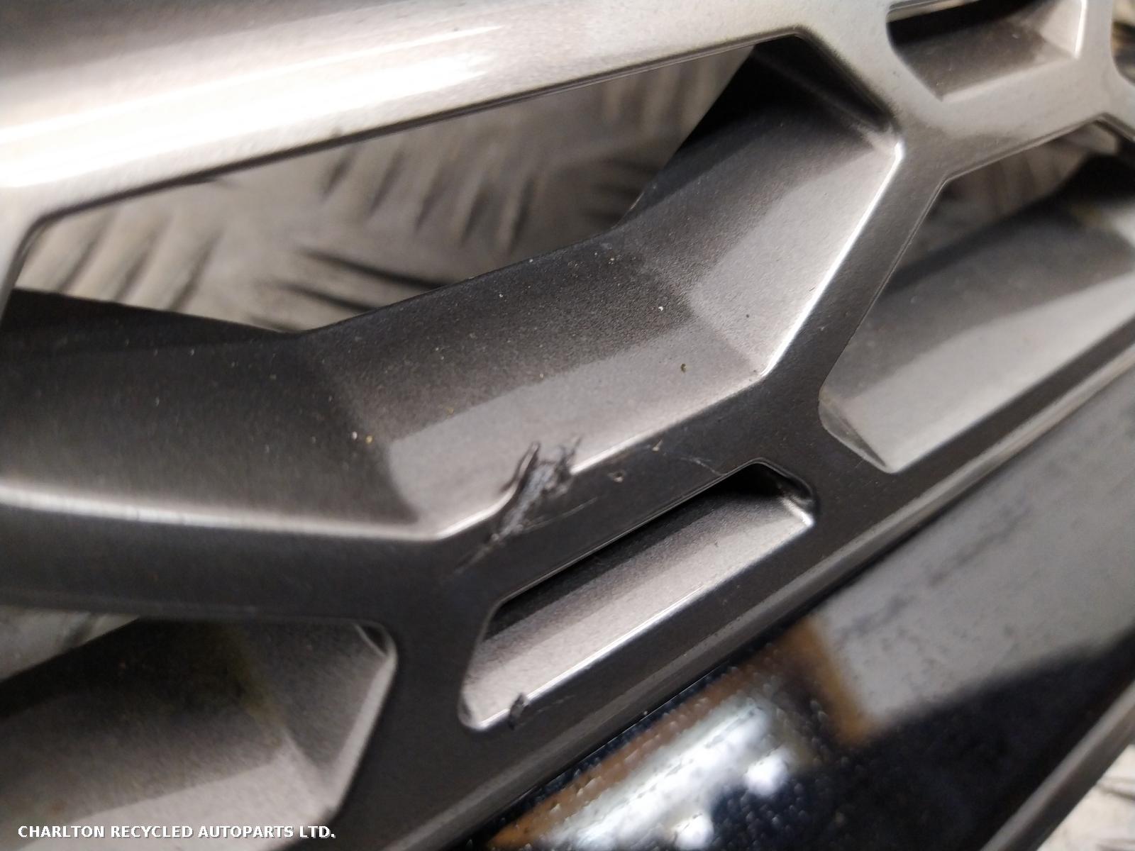 View Auto part Grille LAND ROVER DISCOVERY SPORT 2016