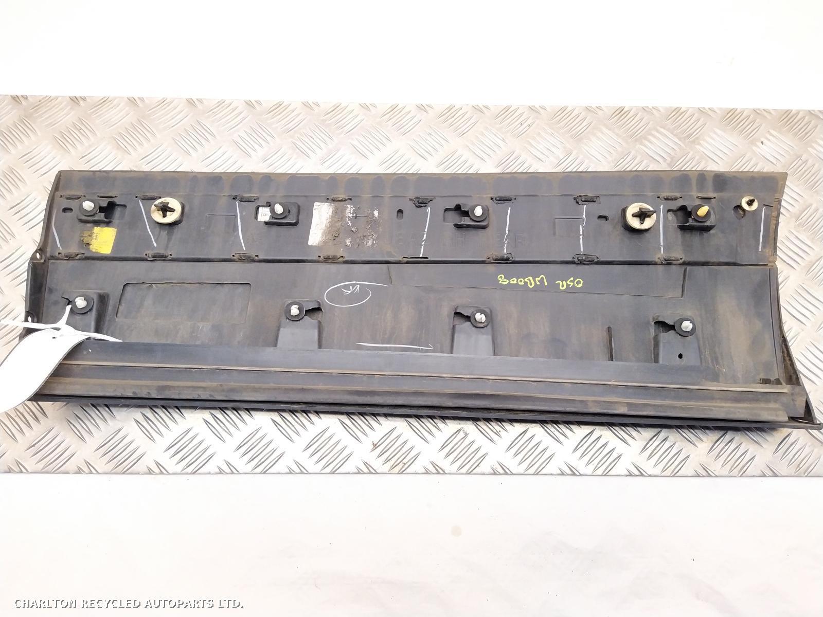 View Auto part Door Trim Exterior RR LAND ROVER RANGE ROVER VELAR 2019