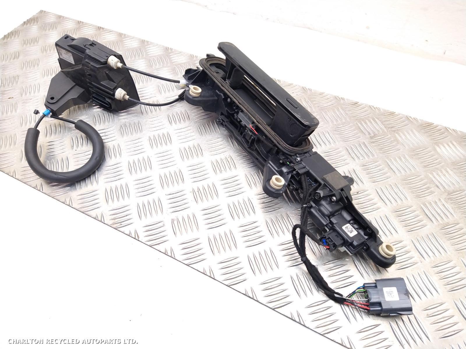 View Auto part Door Handle LAND ROVER RANGE ROVER VELAR 2019