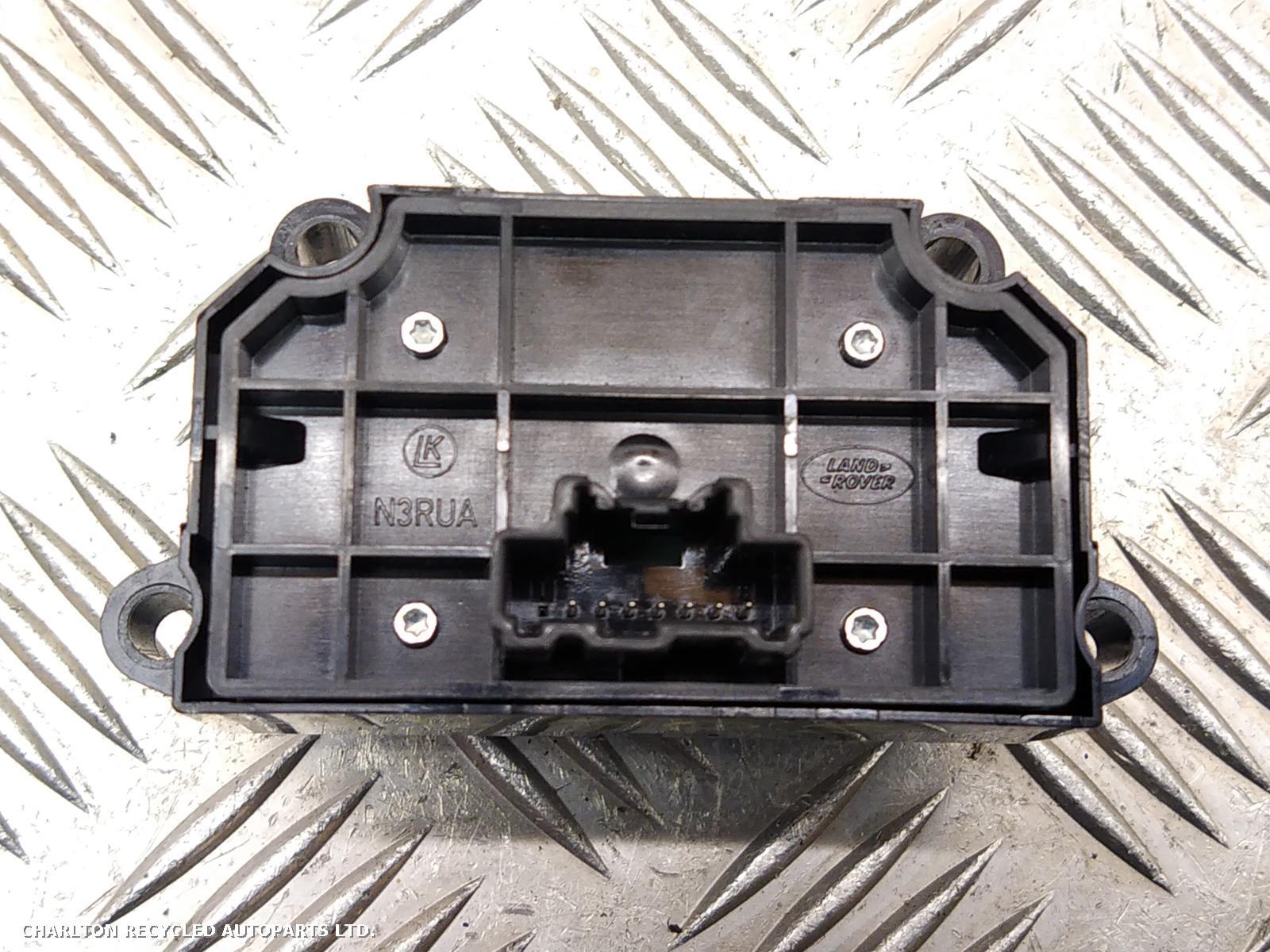 View Auto part HANDBRAKE_SWITCH LAND ROVER RANGE ROVER VELAR 2019