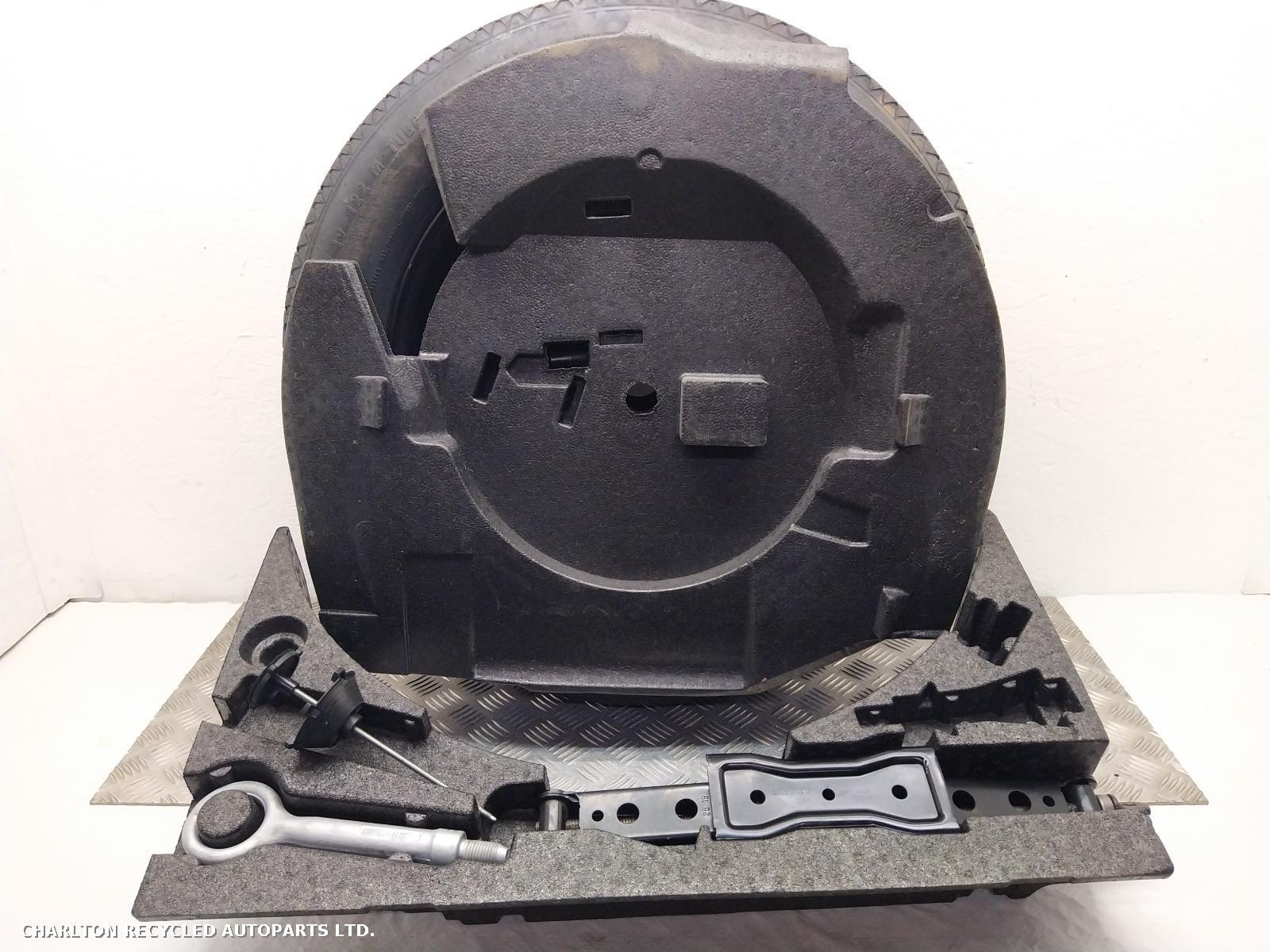 View Auto part Jack/Toolkit LAND ROVER RANGE ROVER VELAR 2019