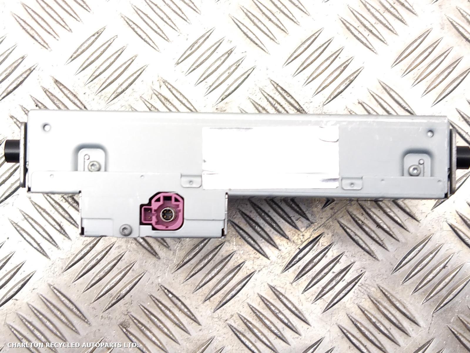 View Auto part A/V Equipment LAND ROVER DISCOVERY 2017