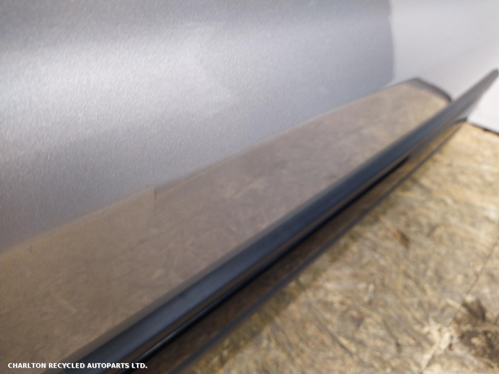 View Auto part R Front Door LAND ROVER RANGE ROVER EVOQUE 2016