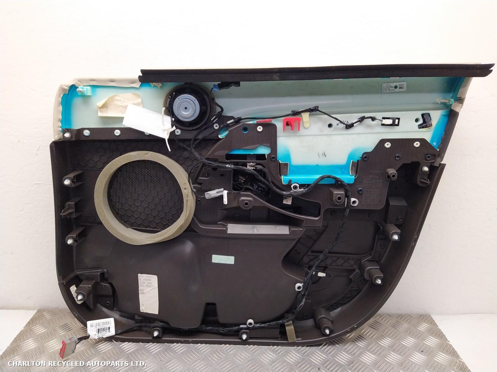 2017 LAND ROVER DISCOVERY Door Panel View Auto part Door Panel LAND ROVER DISCOVERY 2017