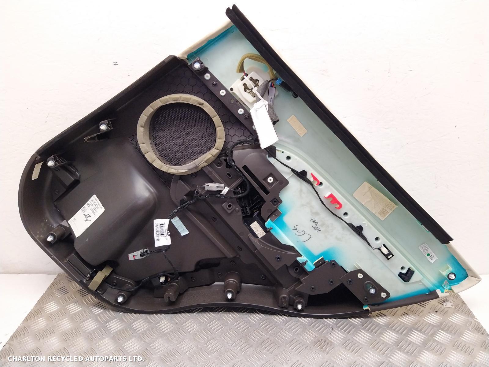 2017 LAND ROVER DISCOVERY Door Panel View Auto part Door Panel LAND ROVER DISCOVERY 2017