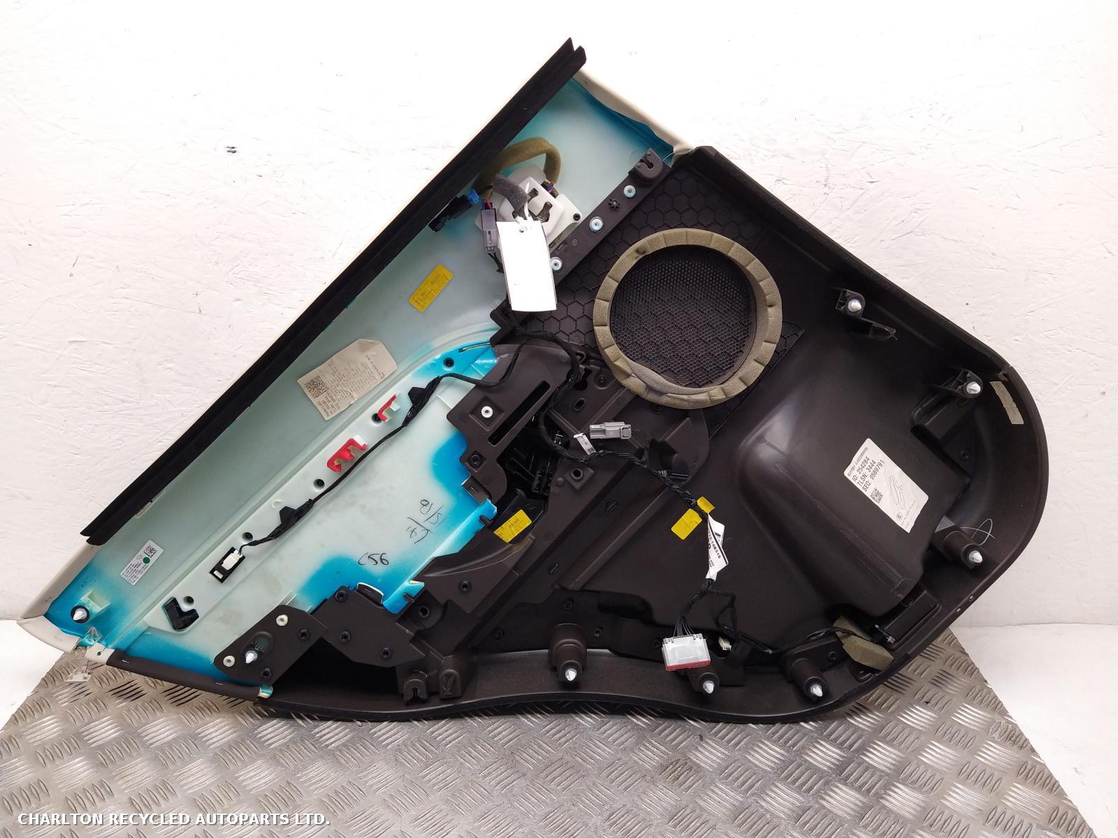 2017 LAND ROVER DISCOVERY Door Panel View Auto part Door Panel LAND ROVER DISCOVERY 2017