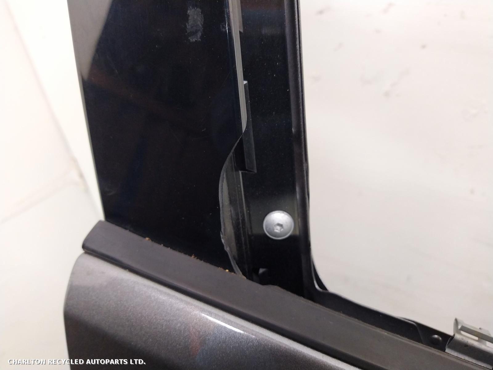 2018 LAND ROVER DISCOVERY SPORT R Front Door View Auto part R Front Door LAND ROVER DISCOVERY SPORT 2018