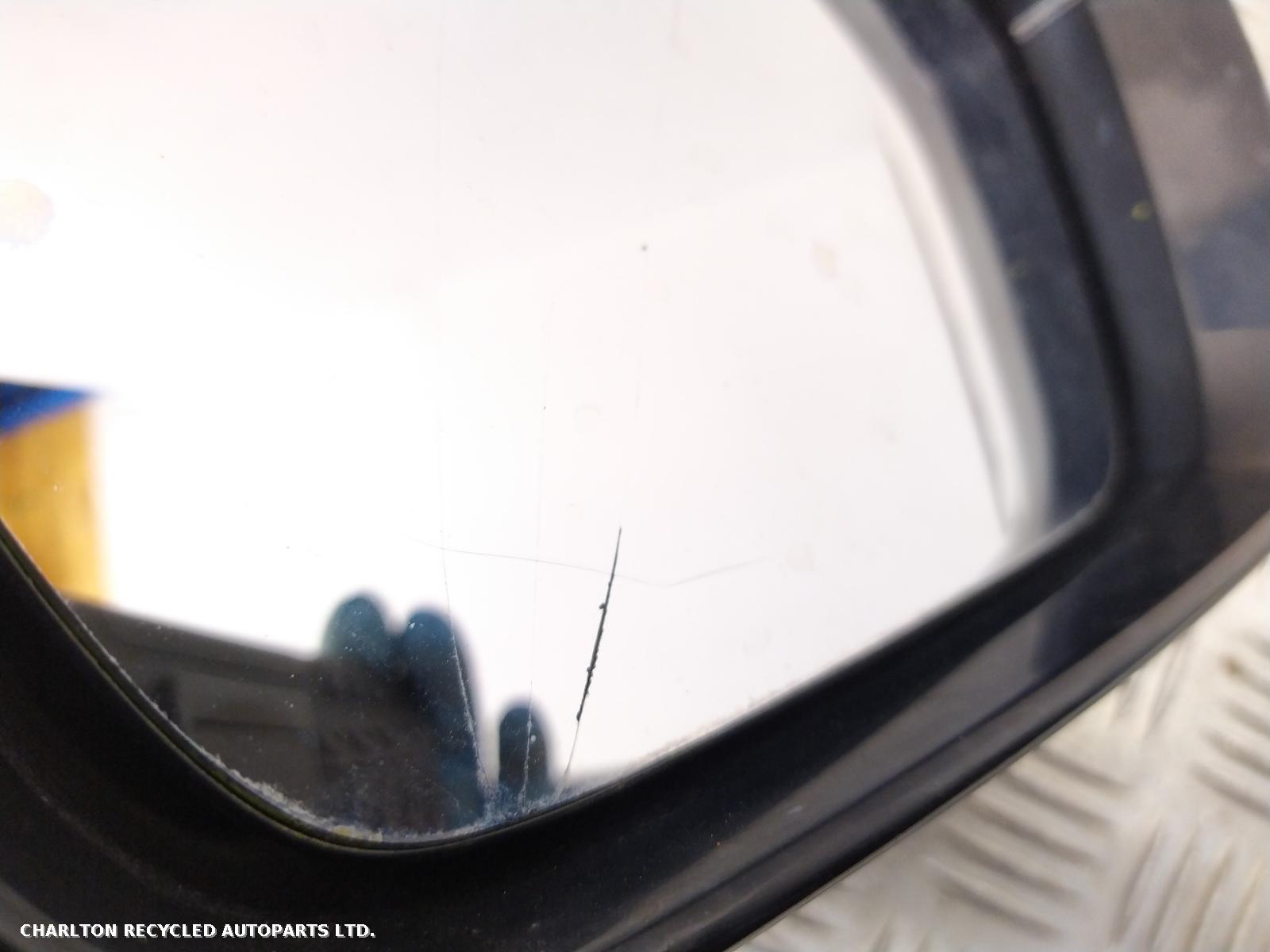 View Auto part R Door Mirror LAND ROVER RANGE ROVER EVOQUE 2011