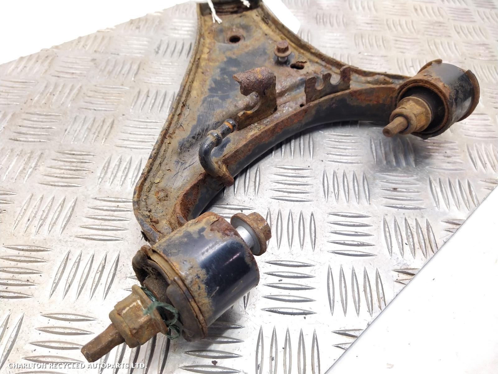 2009 LAND ROVER DISCOVERY RF Upper Control Arm View Auto part RF Upper Control Arm LAND ROVER DISCOVERY 2009