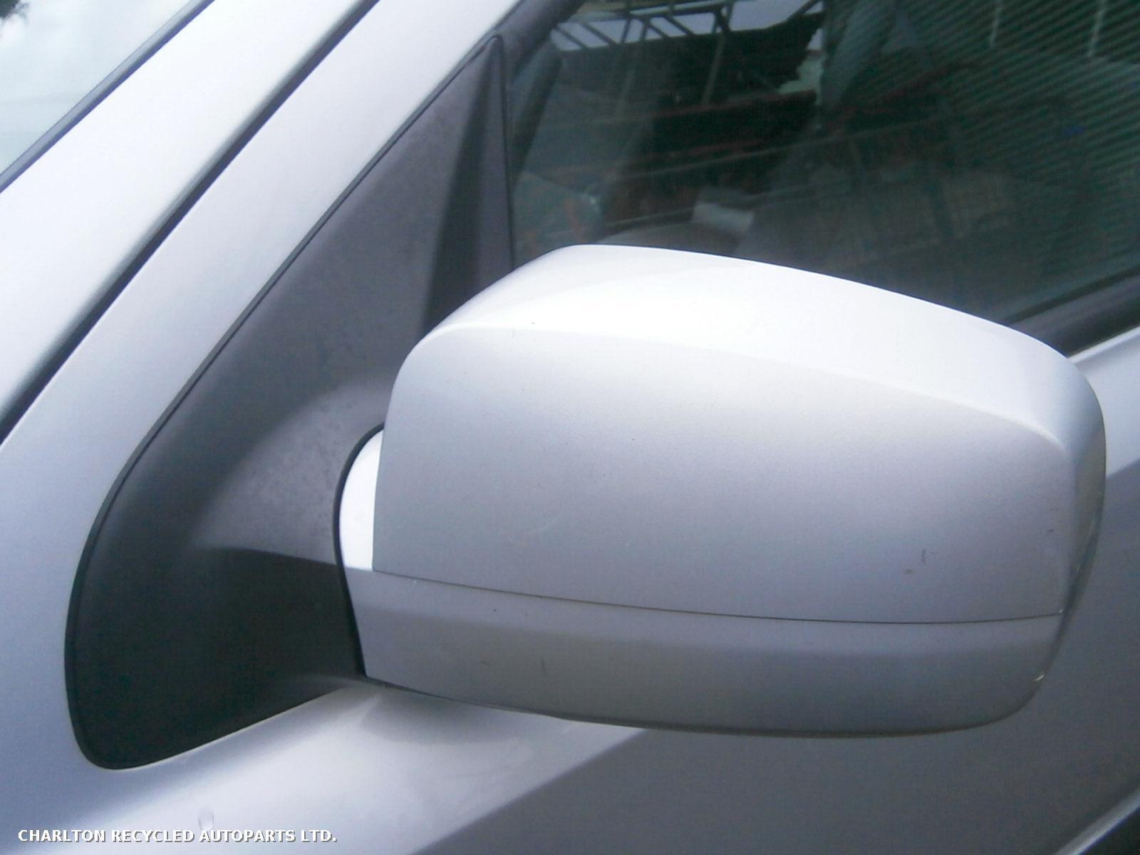 View Auto part Wiper Motor Front KIA SORENTO 2004