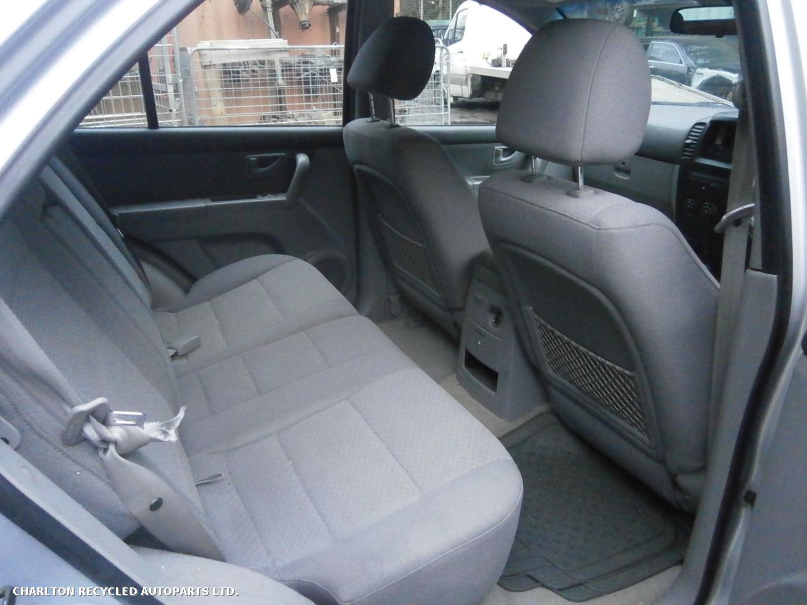 View Auto part Wiper Motor Front KIA SORENTO 2004