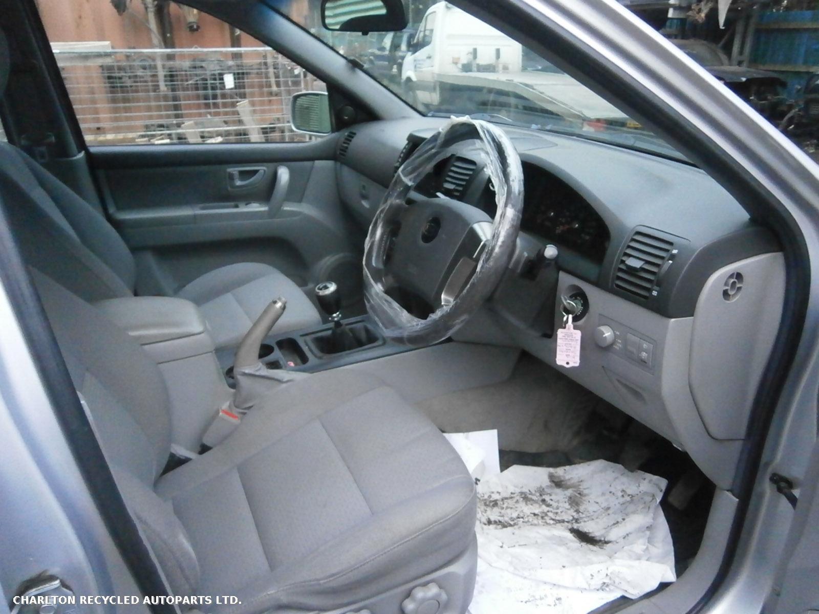 View Auto part Wiper Motor Front KIA SORENTO 2004