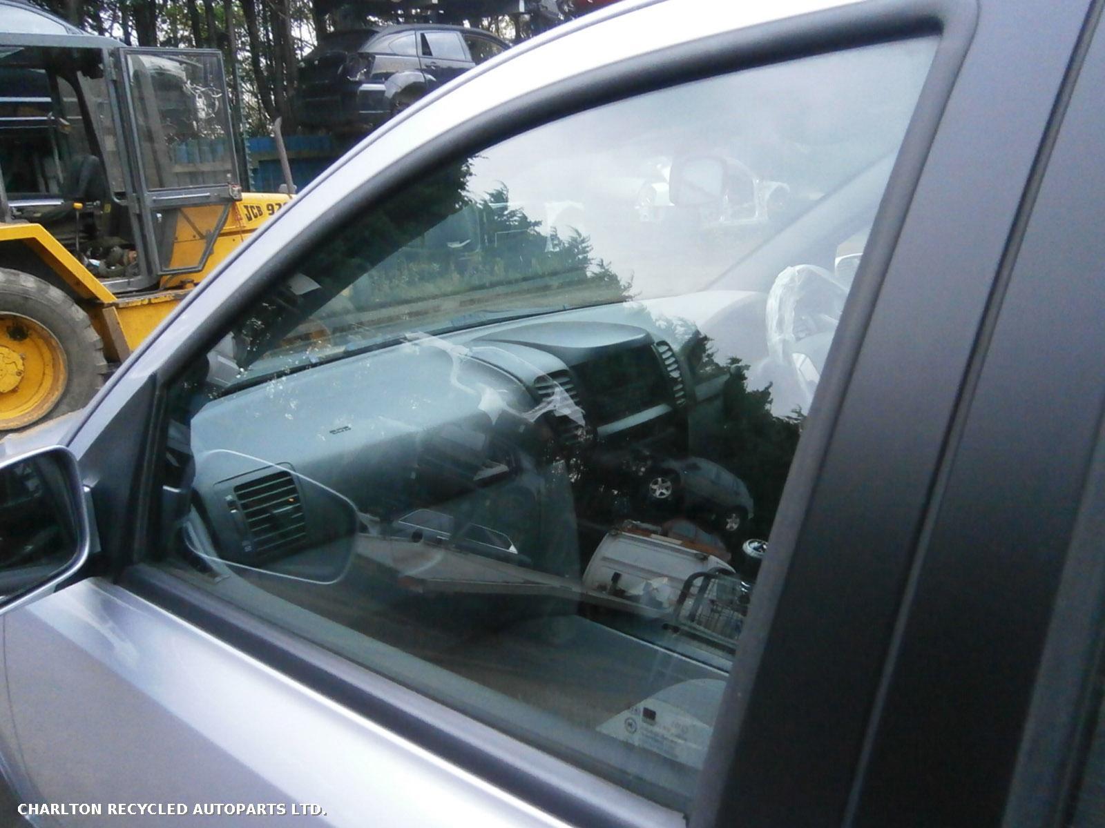 View Auto part Wiper Motor Front KIA SORENTO 2004