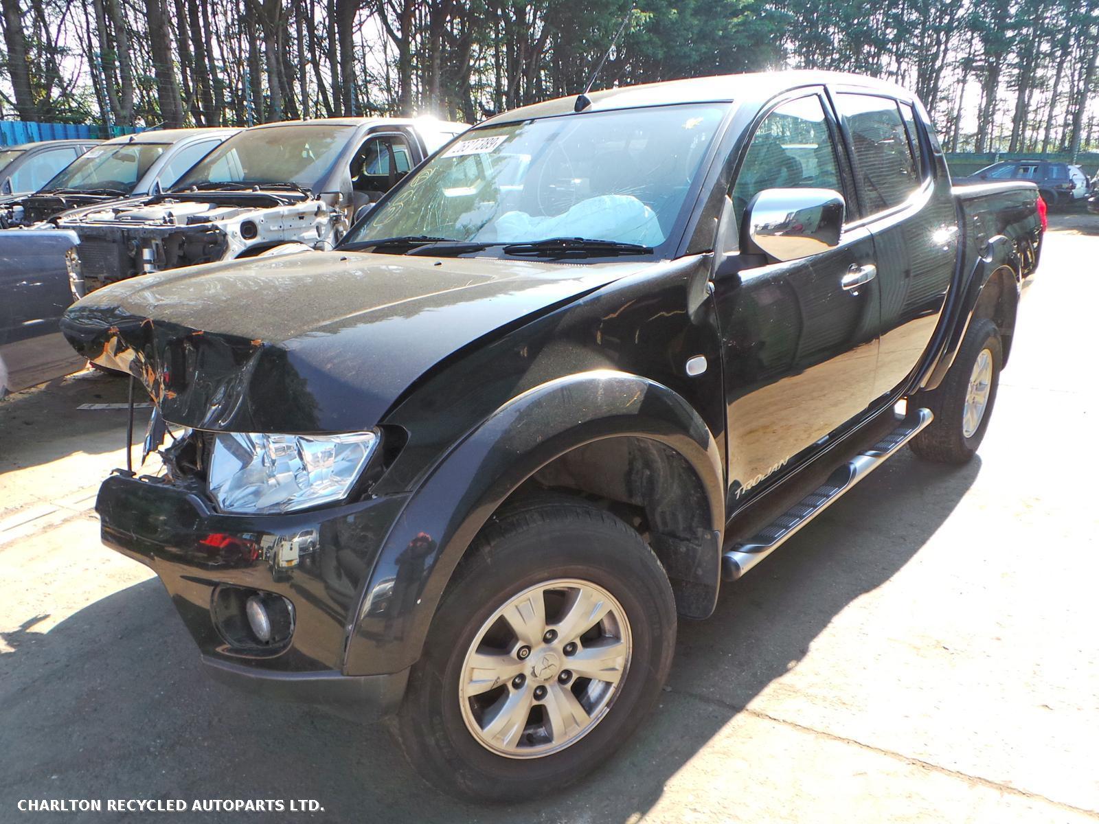 View Auto part Elect. Window Switch MITSUBISHI L200 2014