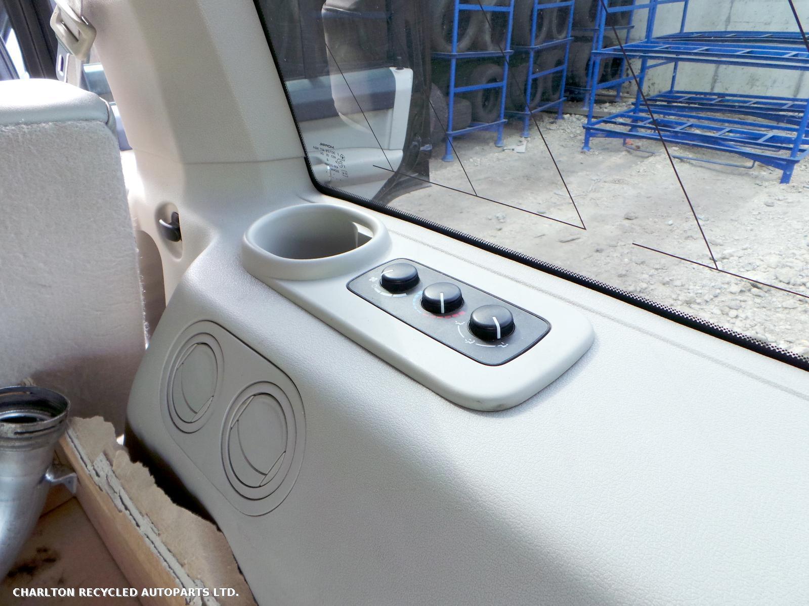 View Auto part Sunroof/Roof Glass/T JEEP COMMANDER 2006