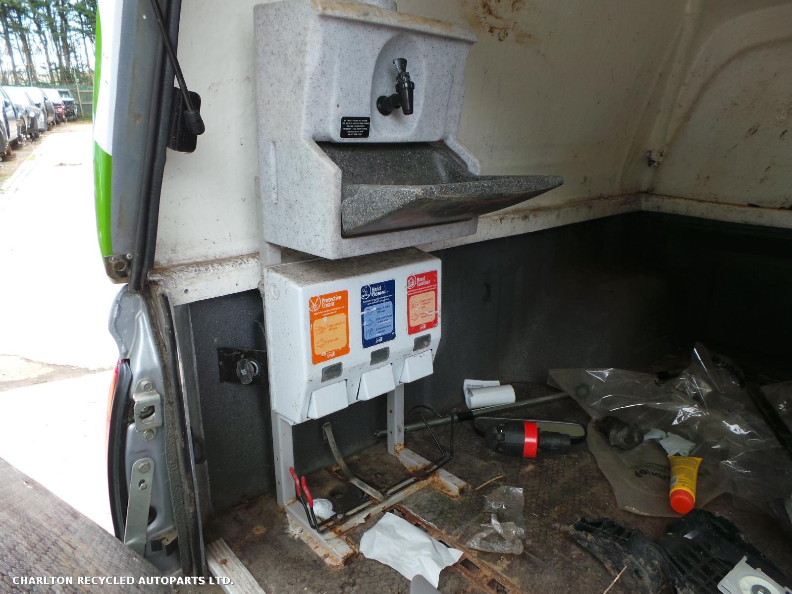 View Auto part Steering Pump MITSUBISHI L200 2013