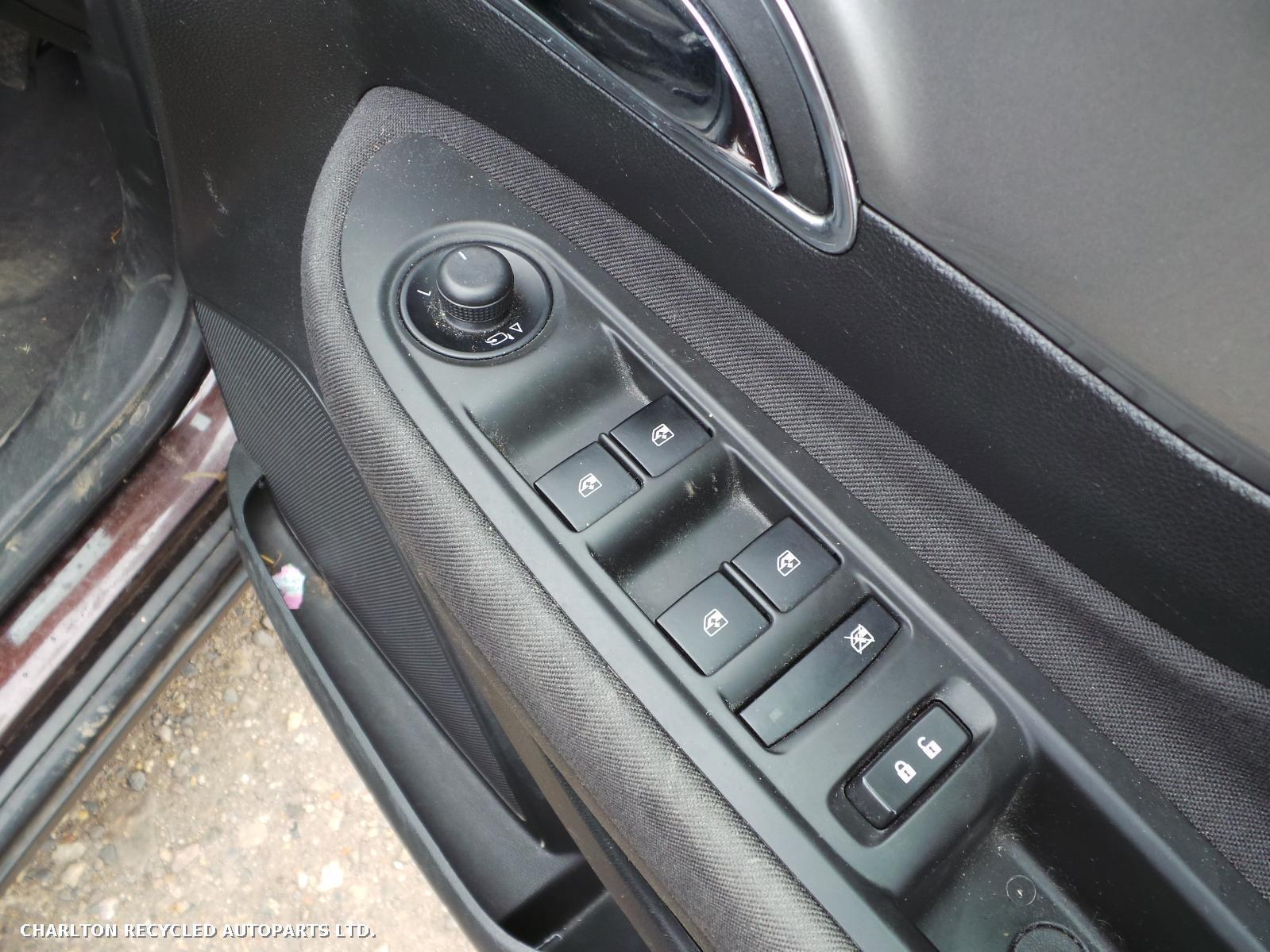 View Auto part LR Quarter Light VAUXHALL MOKKA 2013